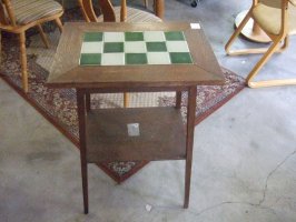 Starý květinový stolek /55,5x40,5x77 cm/