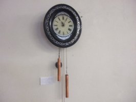 Starožitné hodiny - stáří cca 150 let, bicí v půl a v celou