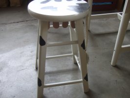 Dřevěná stolička - kravička /v=51 cm/